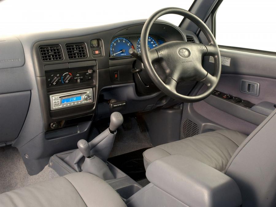  Toyota Hilux 2700i Legend 35 Double Cab 2004 года  (фото 13 из 13)